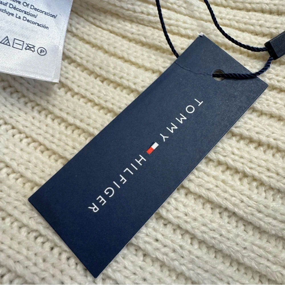 Tommy Hilfiger Unisex Winter White Knit Scarf with Logo Cream One Size NEW